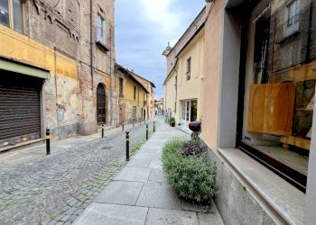Zona - Negozio via Santa Croce, 16, Moncalieri - foto 1