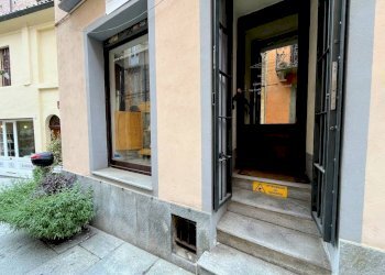 Ingresso - Negozio via Santa Croce, 16, Moncalieri - foto 4