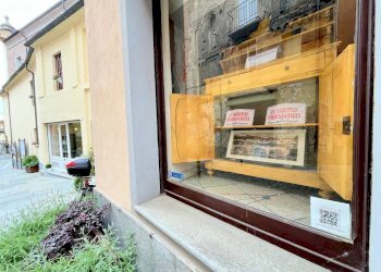 Interno palazzo - Negozio via Santa Croce, 16, Moncalieri - foto 5