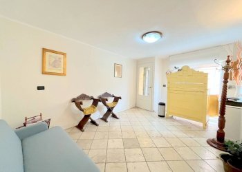 Salone - Negozio via Santa Croce, 16, Moncalieri - foto 10