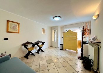 Salone - Negozio via Santa Croce, 16, Moncalieri - foto 11