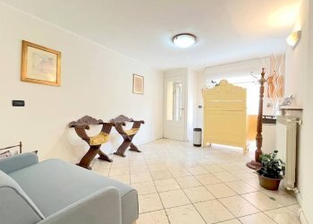 Salone - Negozio via Santa Croce, 16, Moncalieri - foto 17
