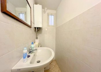 Bagno - Negozio via Santa Croce, 16, Moncalieri - foto 31