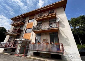 Facciata - Appartamento via Campo dei Fiori, 49, Gallarate - foto 10