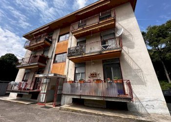Facciata - Appartamento via Campo dei Fiori, 49, Gallarate - foto 25