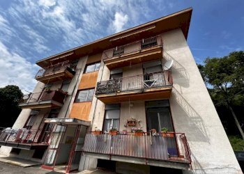 Facciata - Three-room apartment via Campo dei Fiori, 49, Gallarate - photo 33