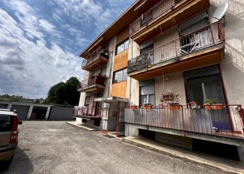 Facciata - Three-room apartment via Campo dei Fiori, 49, Gallarate - photo 34