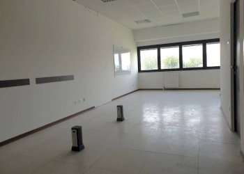 Interno non residenziale - Office via dei Muratori, 4, Parma - photo 4