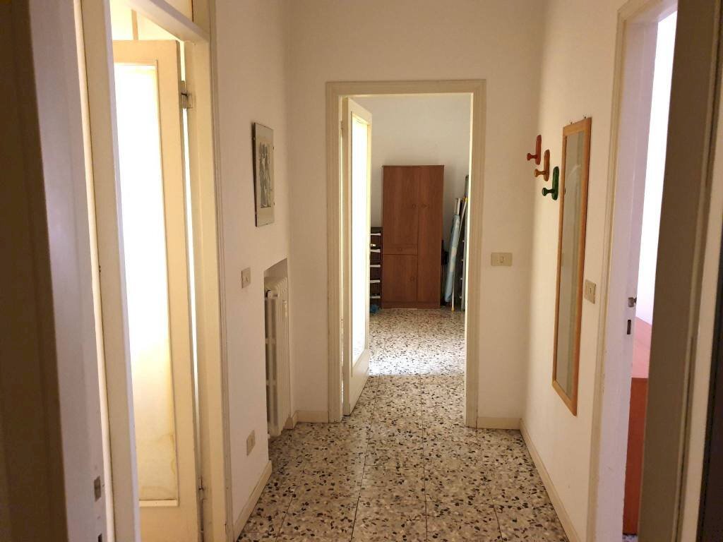 Corridoio - Three-room apartment Borgo Zaccagni, 3, Parma - photo 2