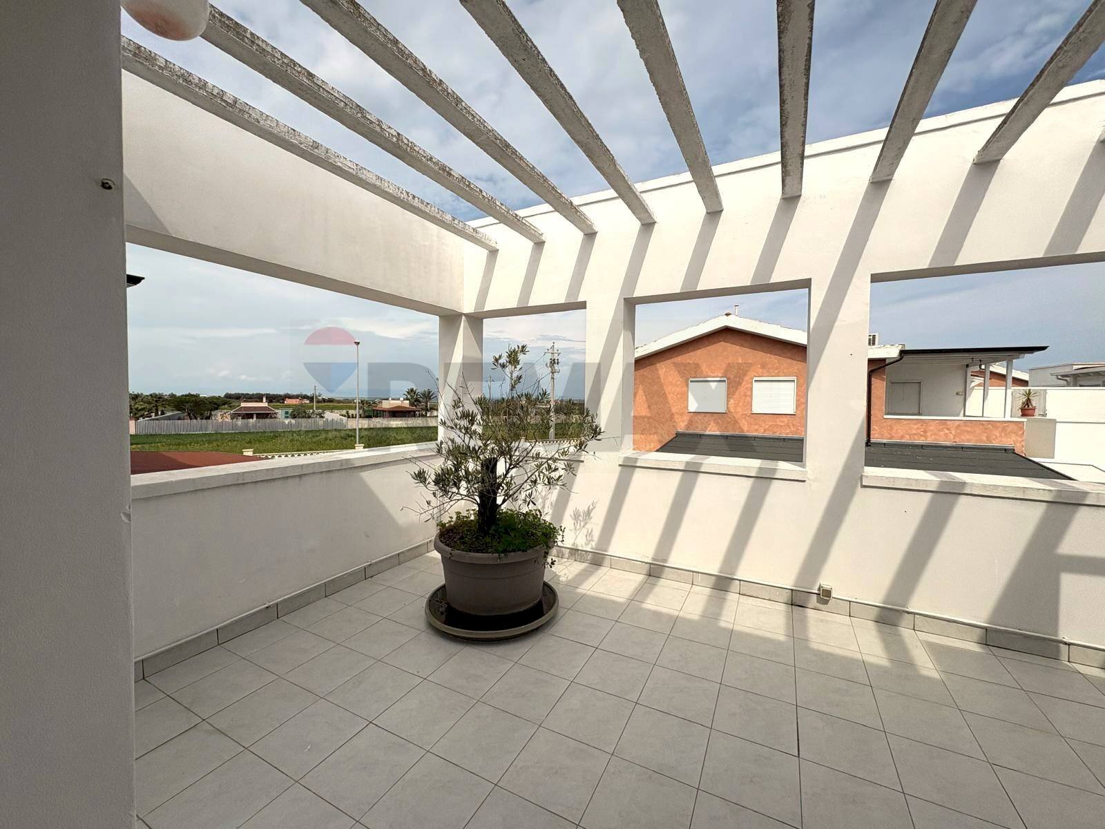 Terrazza - Appartamento CONTRADA CANNAFRESCA
 
SNC, Margherita di Savoia - foto 3