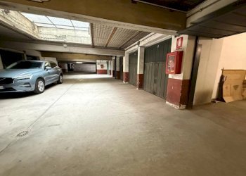Interno non residenziale - Box via Giordano Bruno, 106, Torino (zona Lingotto) - foto 2