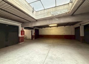 Interno non residenziale - Box via Giordano Bruno, 106, Torino (zona Lingotto) - foto 4