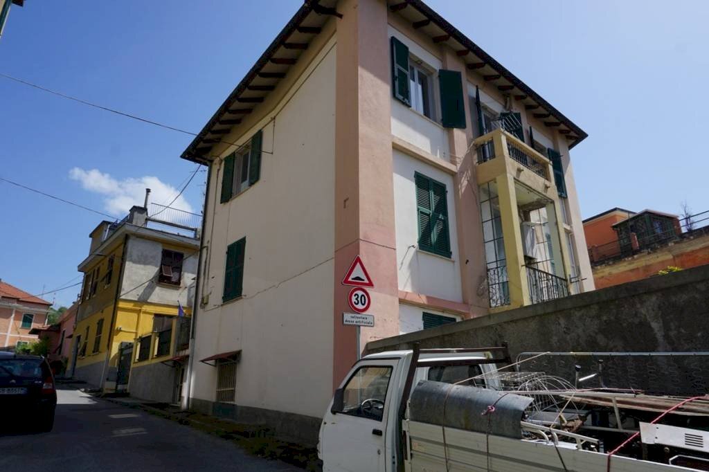 Facciata - Bilocale via Liberti, 13, Genova (zona Sampierdarena) - foto 1
