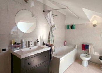 Bagno - Two-room apartment via Celesia, 12, Genova (neighborhood Sampierdarena) - photo 1