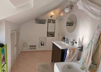 Bagno - Two-room apartment via Celesia, 12, Genova (neighborhood Sampierdarena) - photo 2