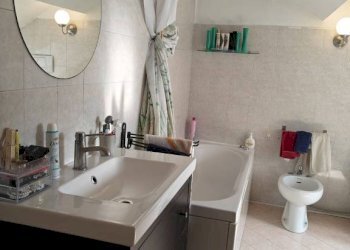 Bagno - Two-room apartment via Celesia, 12, Genova (neighborhood Sampierdarena) - photo 3