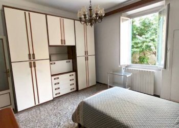 Camera da letto - Two-room apartment via Pierino Negrotto Cambiaso, 1, Genova (neighborhood Sampierdarena) - photo 23