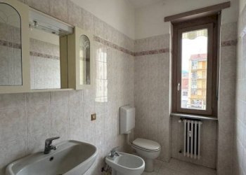 Bagno - Bilocale via Vincenzo Virginio, 44, Pinerolo - foto 12