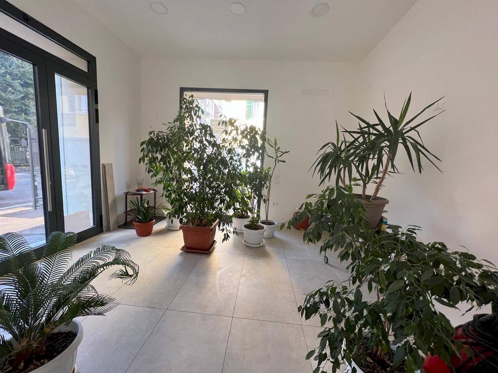 Interno palazzo - Negozio via Andrea Moretti, Bergamo - foto 1