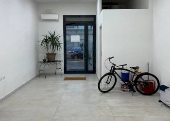 Interno palazzo - Negozio via Andrea Moretti, Bergamo - foto 45