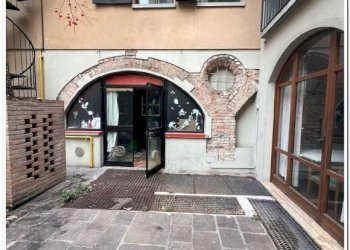 Cortile interno - Quadrilocale piazza Italia, 1, Alzano Lombardo - foto 28
