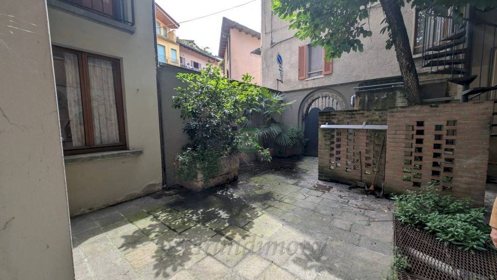 Cortile interno - Appartamento piazza Italia, Alzano Lombardo - foto 3