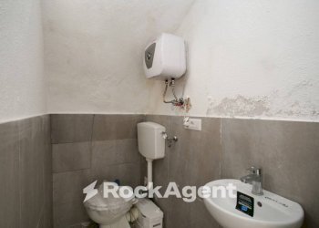 Bagno - Magazzino via dei Quattro Cantoni, 9a, Roma (zona Centro Storico) - foto 17