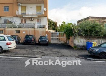 Posto macchina - Three-room apartment via Vittorio Emanuele da Bormida, 45, Catania - photo 39