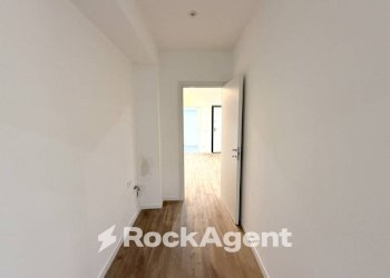 Corridoio - Three-room apartment via Roncaglia, 14, Milano (neighborhood Washington) - photo 10