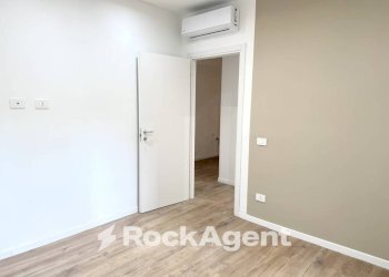 Camera da letto - Three-room apartment via Roncaglia, 14, Milano (neighborhood Washington) - photo 15