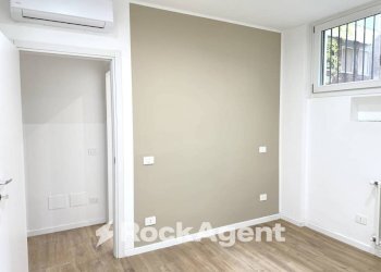 Camera da letto - Three-room apartment via Roncaglia, 14, Milano (neighborhood Washington) - photo 16