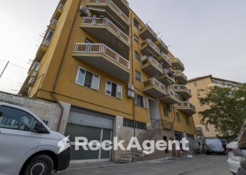 Facciata - Quadrilocale viale Cassiodoro, 279, Catanzaro - foto 1