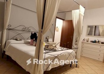 Camera da letto - Three-room apartment corso Italia, 38, Mede - photo 19