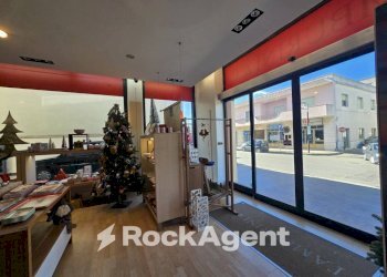 Interno non residenziale - Negozio via Regina Margherita, 223, Taviano - foto 8