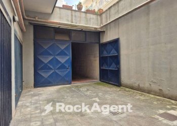 Cortile interno - Garage - Autosilos - Parcheggio via la Sorsa S., 10, Bitritto - foto 2