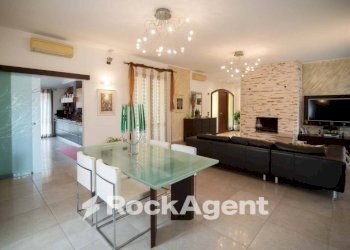 Salone - Villa via Giuseppe Sirtori, 2, Bellaria-Igea Marina - foto 1