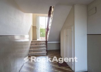 Interno palazzo - Trilocale via Alessandrini, 6, Mede - foto 4