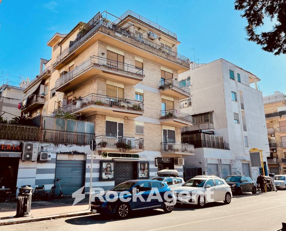 Facciata - Bilocale via Pietro Maffi, Roma - foto 1