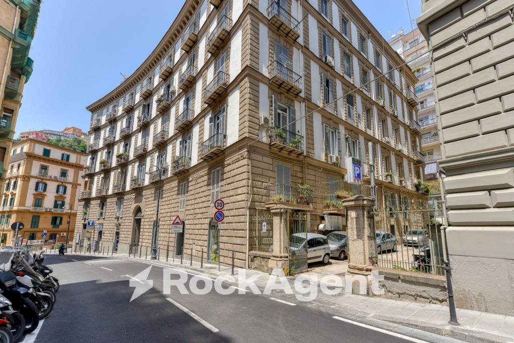Zona - Two-room apartment via del Parco Margherita, Napoli (neighborhood Chiaia) - photo 3