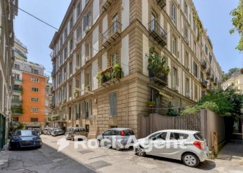 Zona - Two-room apartment via del Parco Margherita, Napoli (neighborhood Chiaia) - photo 4