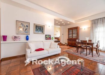 Salone - Villa via I. Nievo, 28, Ponte San Nicolò - foto 2