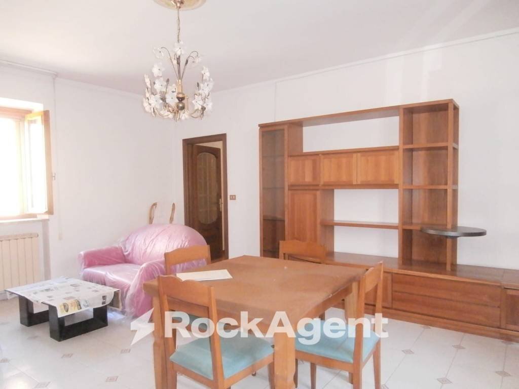 Salone - Appartamento via Dottor Magnani, Breme - foto 1
