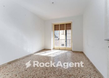 Camera da letto - Trilocale via del Canalicchio, 3, Tremestieri Etneo - foto 8
