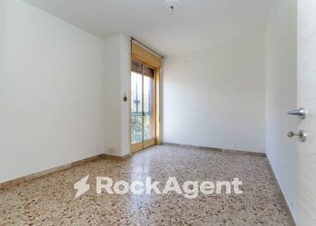 Camera da letto - Trilocale via del Canalicchio, 3, Tremestieri Etneo - foto 19