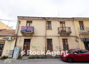 Facciata - Stable - Palace via Francesco Paglia, 44, Catanzaro - photo 1
