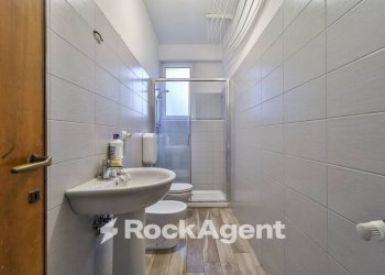 Bagno - Bilocale via Loderingo degli Andalò, 3/2, Bologna (zona Centro Storico) - foto 18