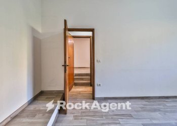 Camera da letto - Bilocale via Loderingo degli Andalò, 3/2, Bologna (zona Centro Storico) - foto 29