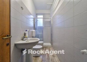 Bagno - Bilocale via Loderingo degli Andalò, 3/2, Bologna (zona Centro Storico) - foto 18
