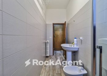 Bagno - Bilocale via Loderingo degli Andalò, 3/2, Bologna (zona Centro Storico) - foto 21