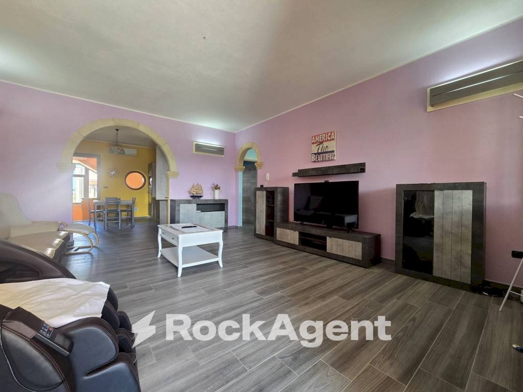 Salone - Villa a Schiera via Paolo Borsellino, 16, Morciano di Leuca - foto 3